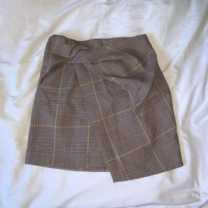 Aritzia Babaton Skirt. SWIPE FOR FLAWS